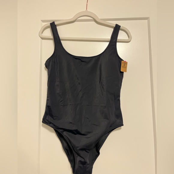 BNWT VICTORIA’S SECRET PINK | BLACK SCOOP ONE-PIECE SWIMSUIT SIZE M - Picture 4 of 5